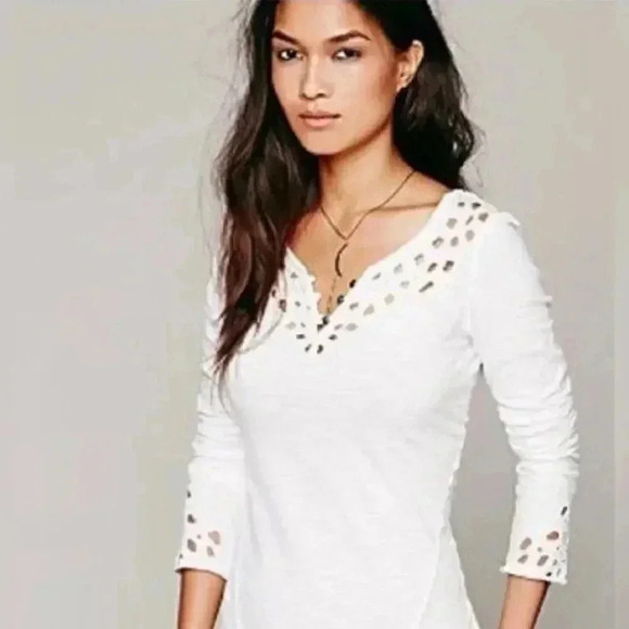 FREE PEOPLE Ivory 'Blue Luna' CutoutHenley Top - Picture 2 of 9